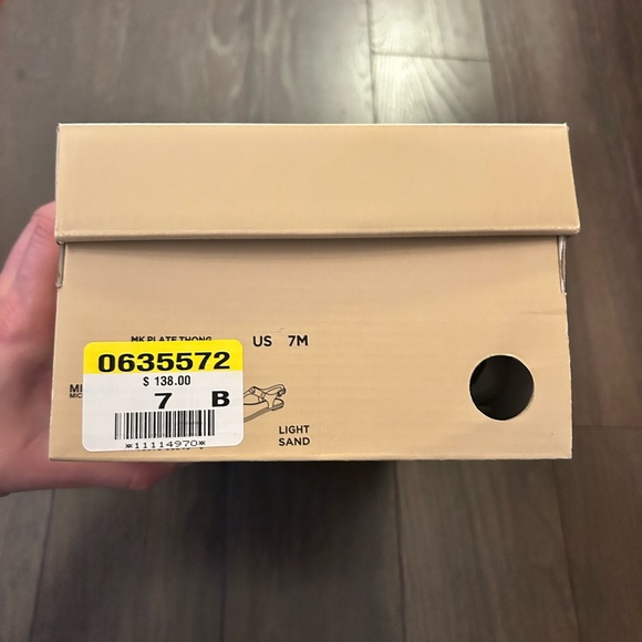 Logo Plate Sandal - 7 - Picture 4 of 6